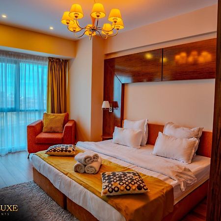 Presidential Luxury Apartments With Amazing View - Yamaluxe Бухарест Екстер'єр фото