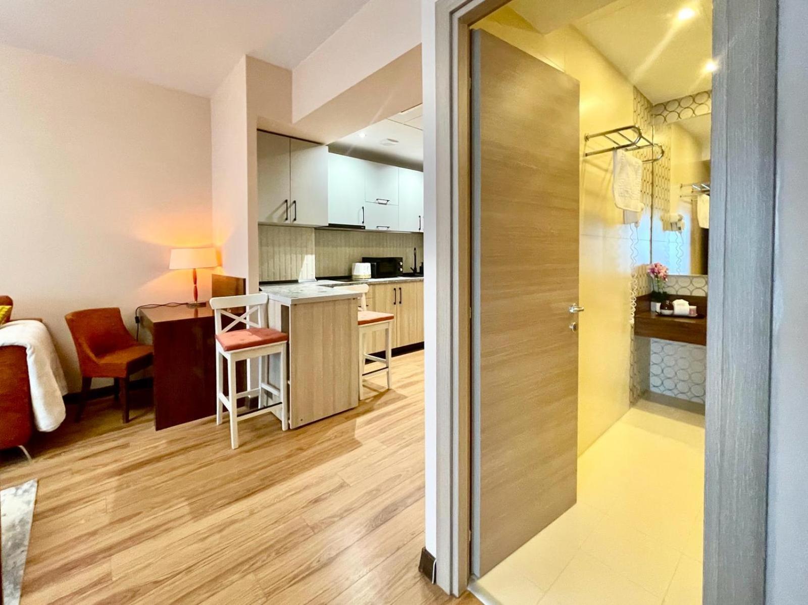 Presidential Luxury Apartments With Amazing View - Yamaluxe Бухарест Екстер'єр фото